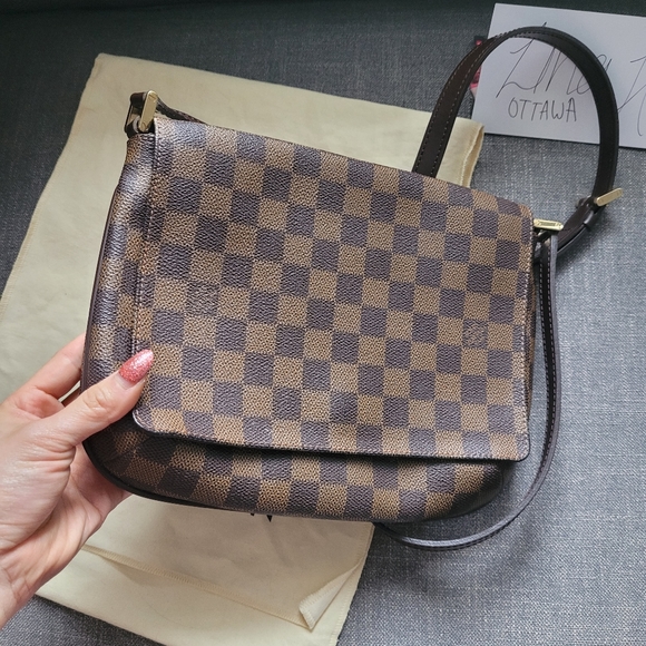 Louis Vuitton Musette Tango - Picture 8 of 10